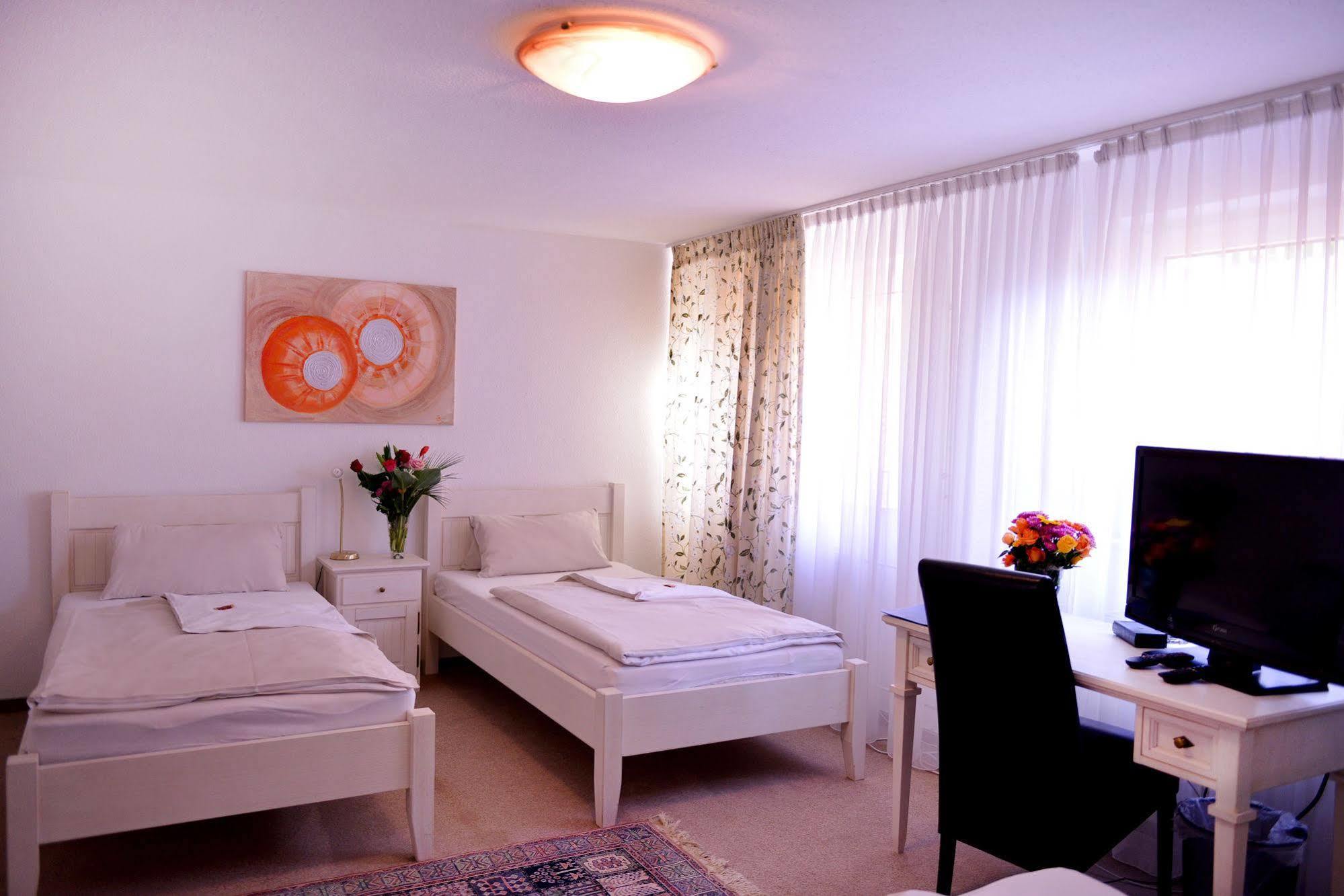 Alpha Hotel Garni Dietzenbach Extérieur photo